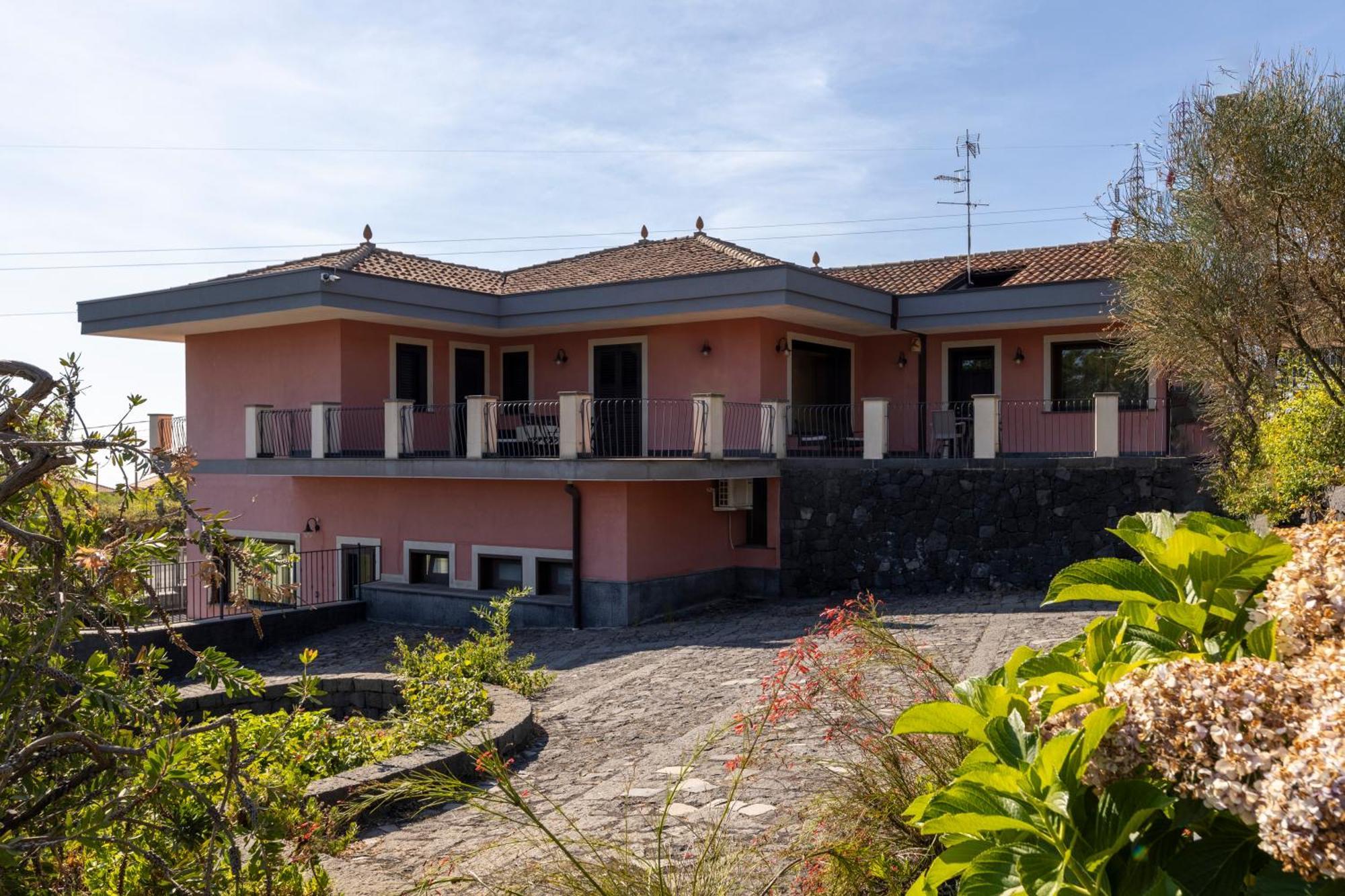 Villa Vulcano, Tra L'Etna E Il Mare Zafferana Etnea Luaran gambar