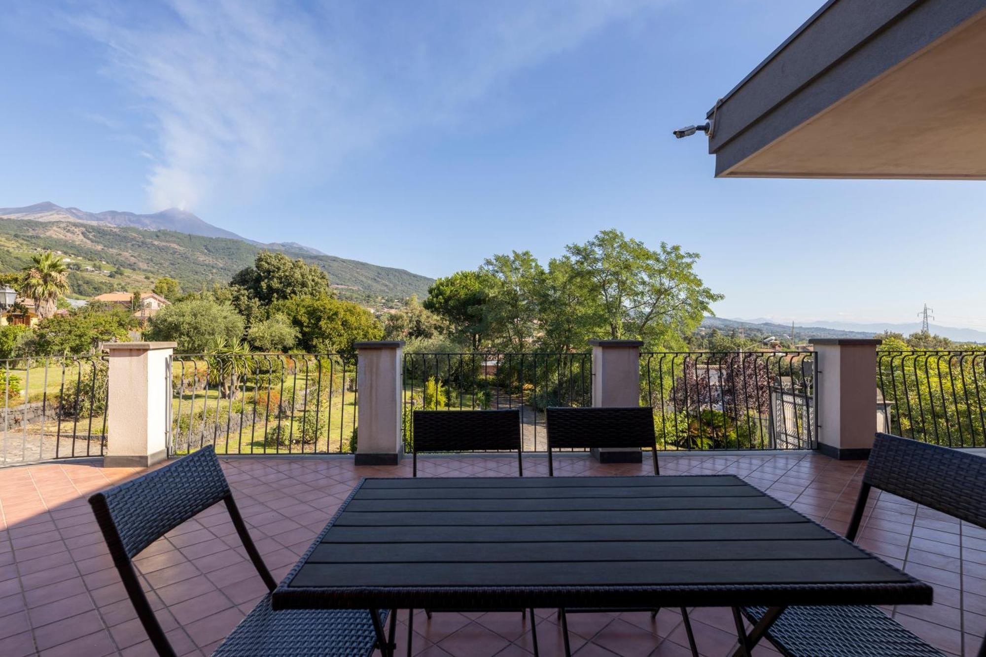 Villa Vulcano, Tra L'Etna E Il Mare Zafferana Etnea Luaran gambar