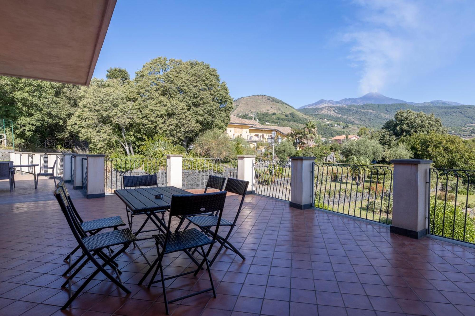 Villa Vulcano, Tra L'Etna E Il Mare Zafferana Etnea Luaran gambar